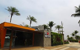 Canto do Forte 100 mts da Praia e 20m da Avenida dos Barzinhos - ESTACIONAMENTO gratuito e apartamento LUXUOSO